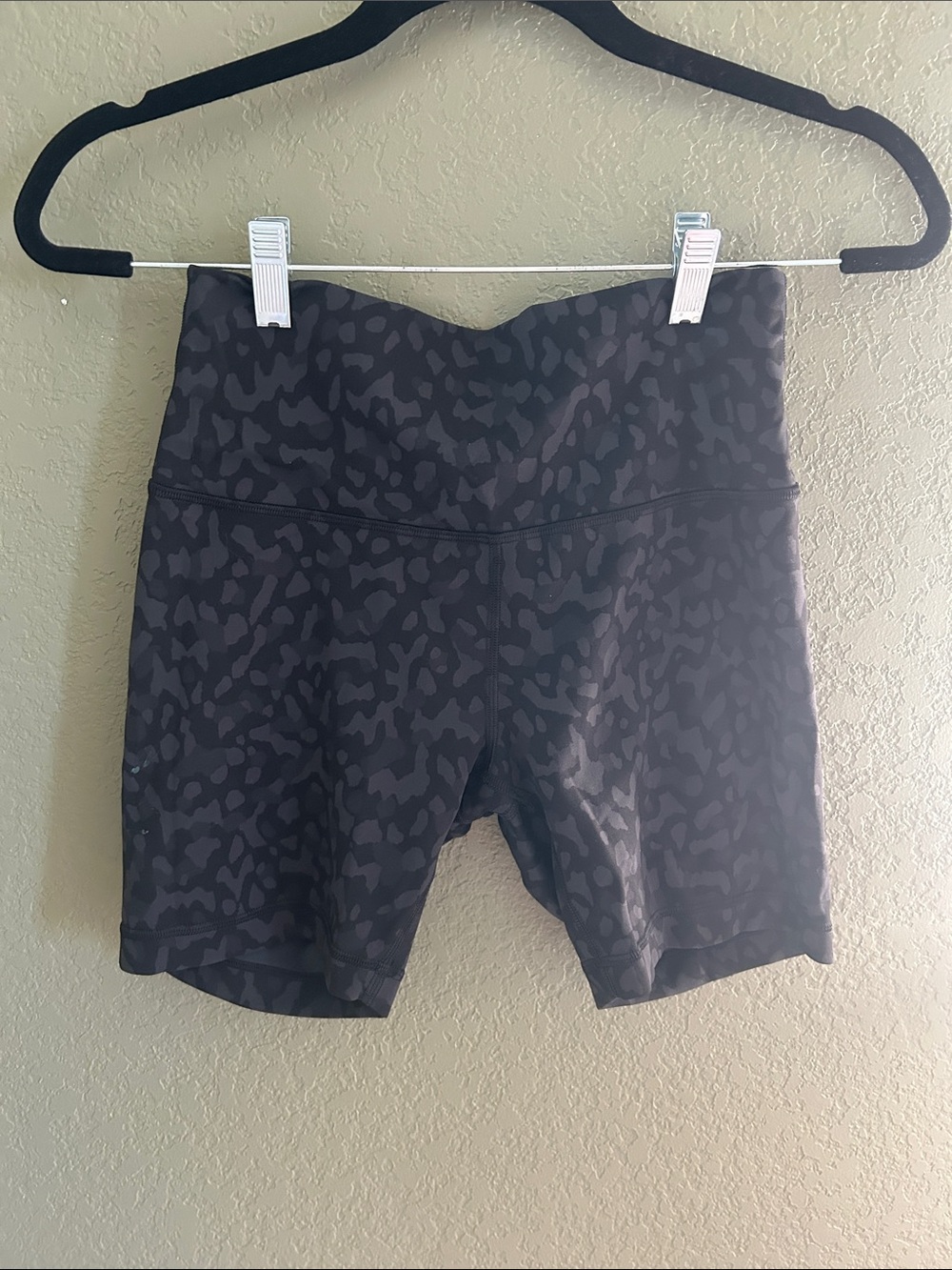 lululemon athletica Black Charcoal Animal-Print  wunder under Bike Shorts